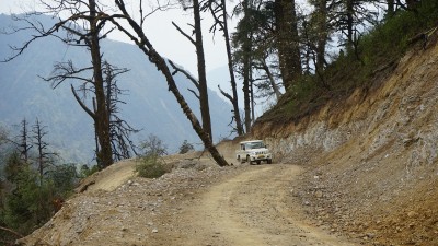  लुलाङ–गुर्जा सडकः भालुखोरिया खण्डमा ट्रयाक खुल्यो 